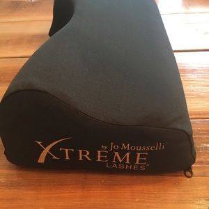Xtreme Lashes® Contoured Memory Foam Pillow